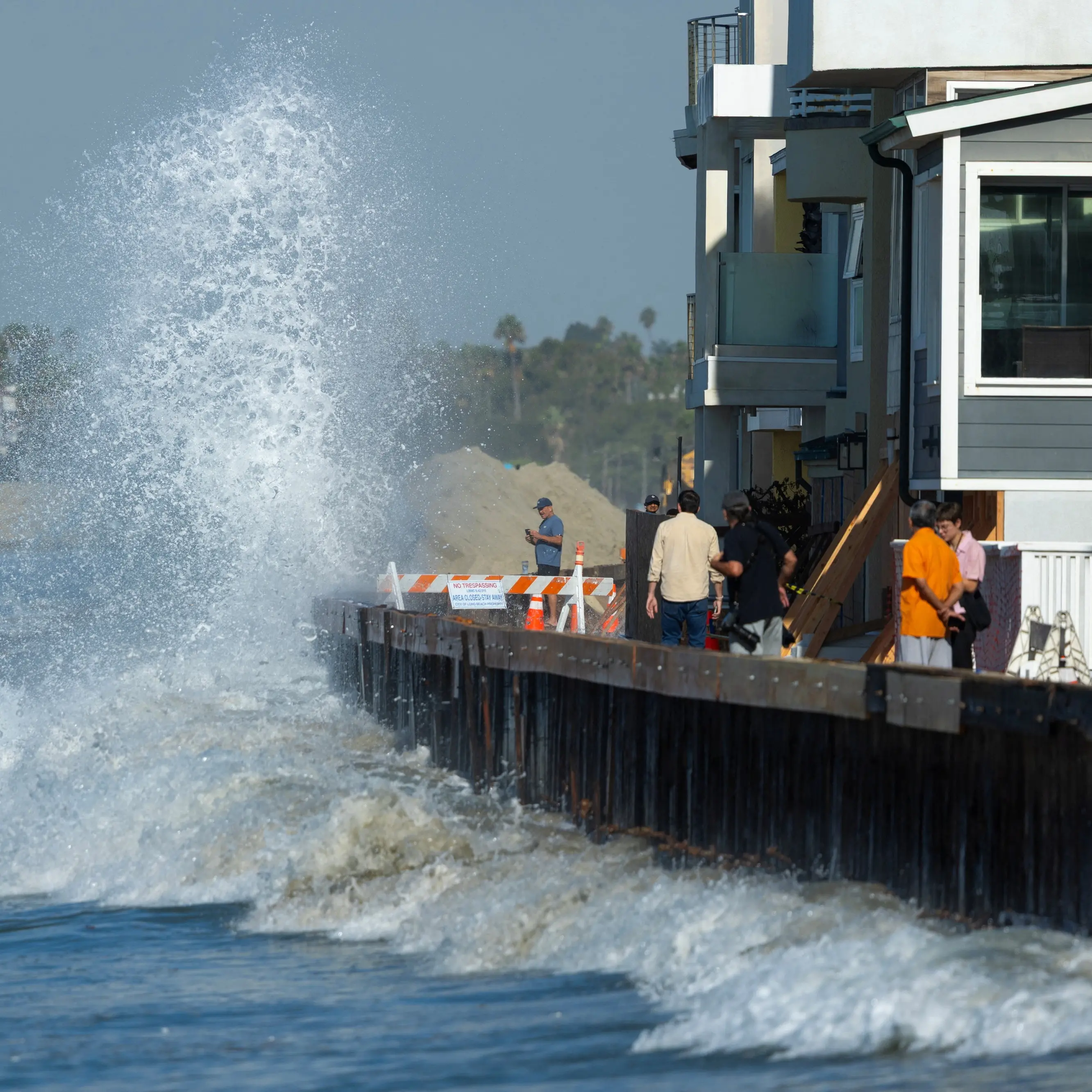 Rising sea destroys homes, erases beaches in California