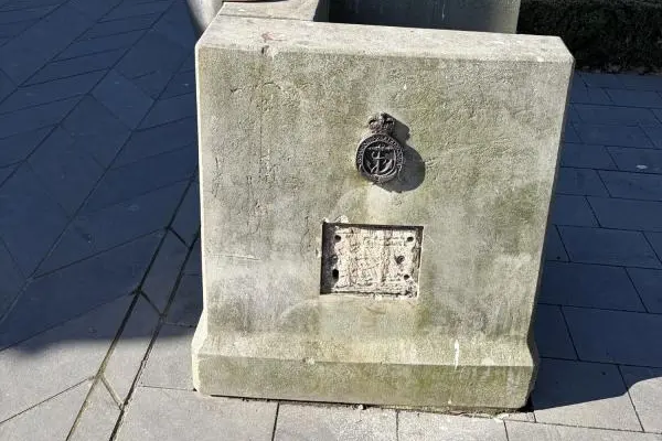 Cyclist pulled over for not wearing helmet charged with memorial plaque thefts