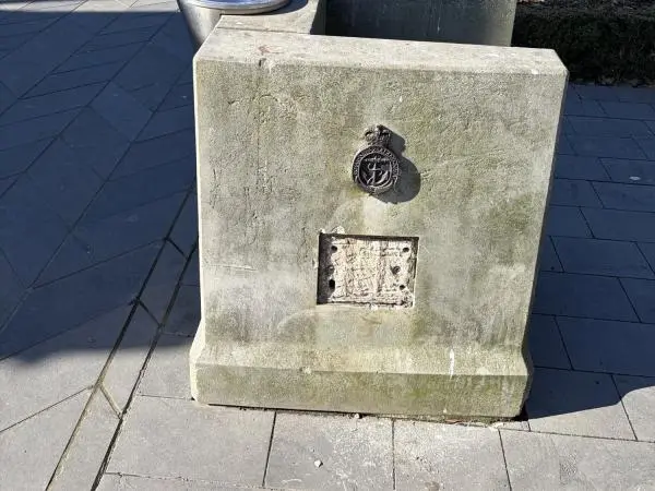Cyclist pulled over for not wearing helmet charged with memorial plaque thefts