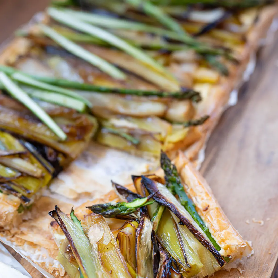 Leek and ricotta tart with asparagus