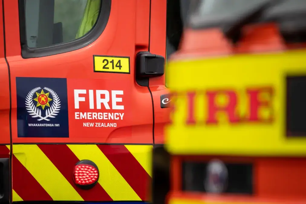 Crews were alerted to the fire at Farriers Bar and Eatery on Saturday morning. Photo: RNZ