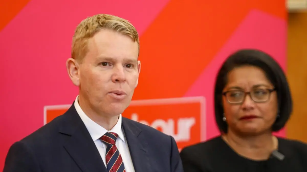Labour promises pay rise for care and social workers in fiscal plan
