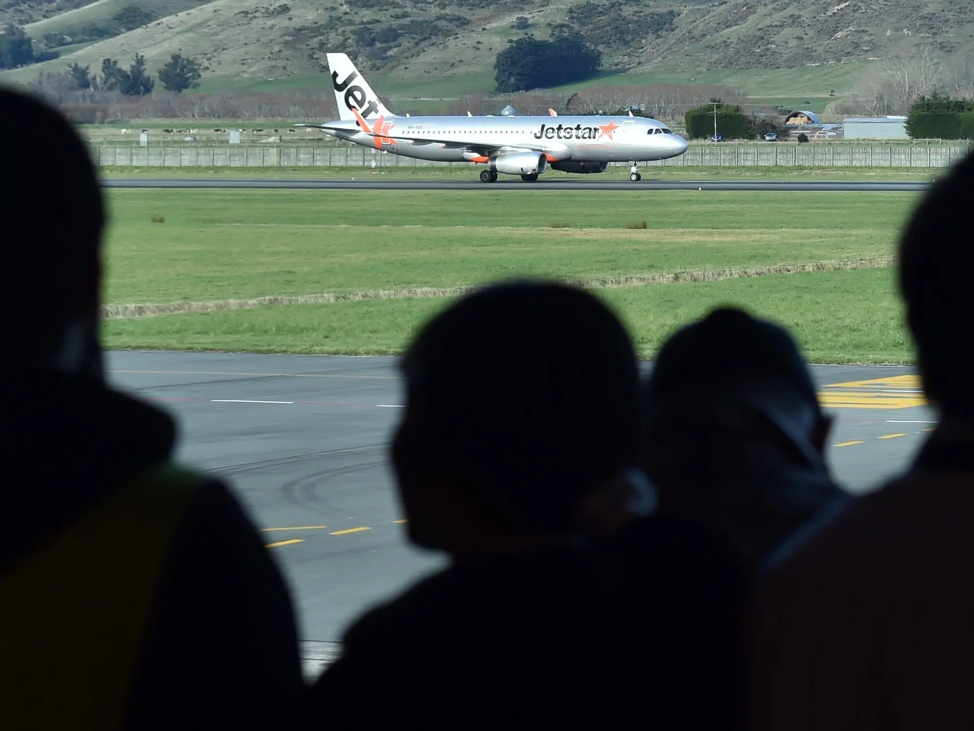 Dunedin-Gold Coast flights attract 50,000 passengers in first full year