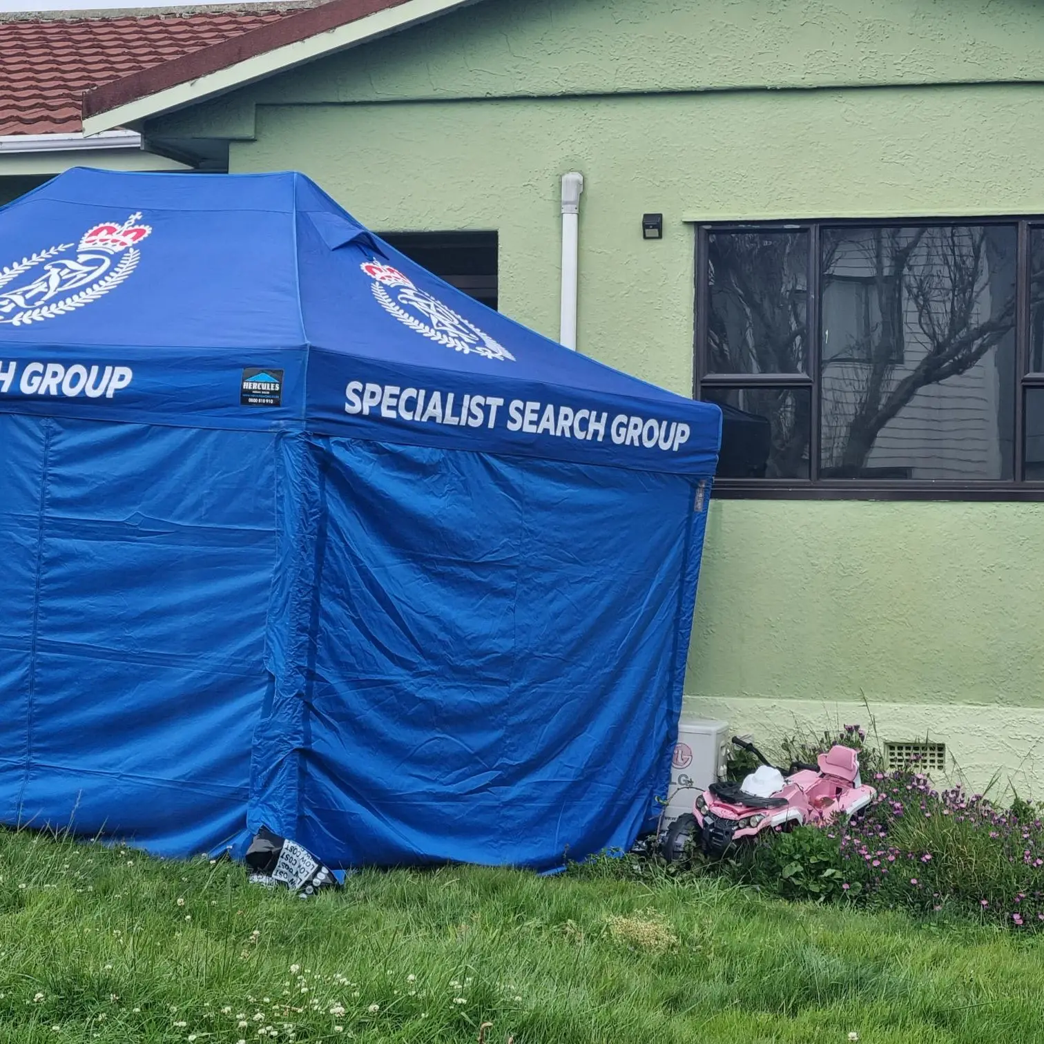 Two children, 6 and 9, among family trio found dead in Auckland