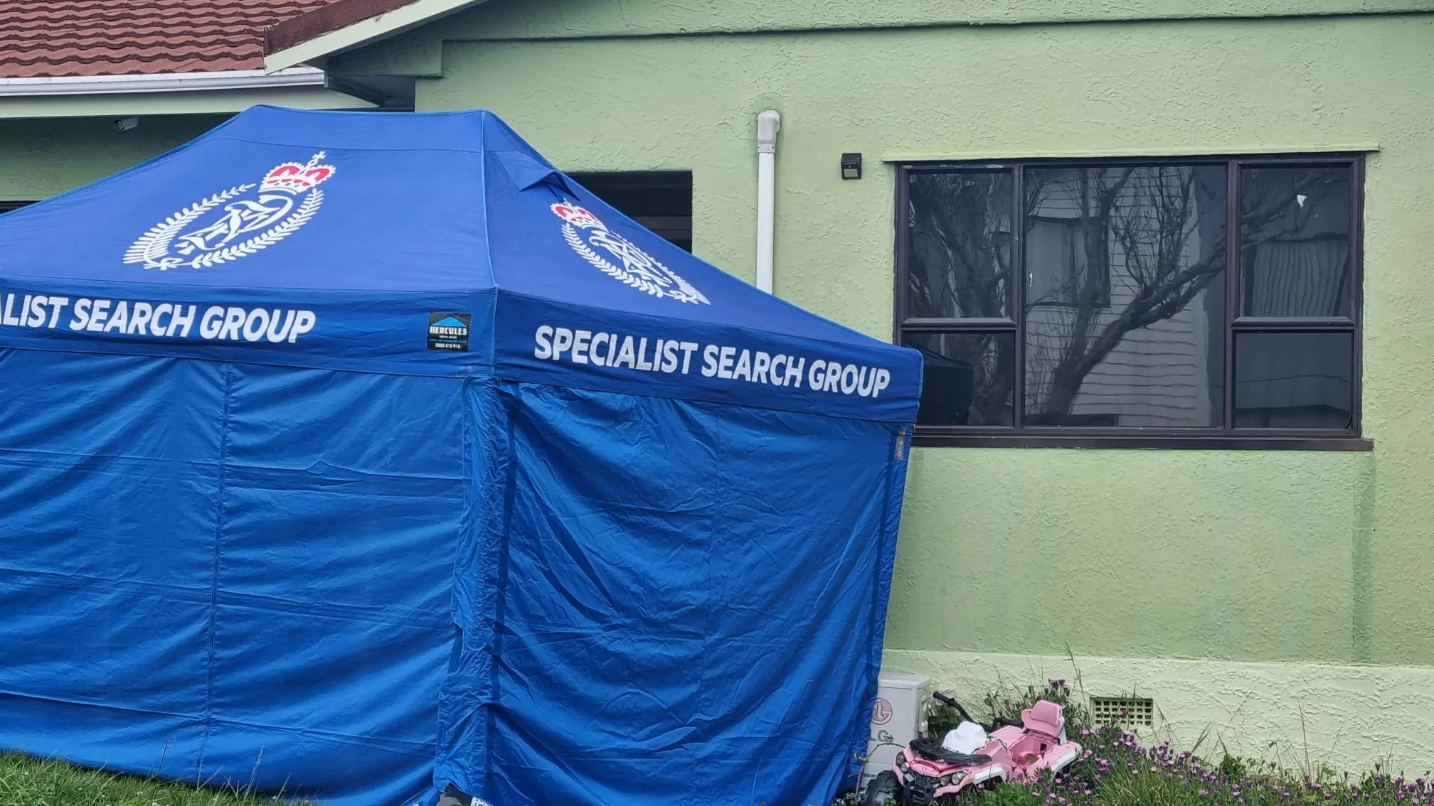 Two children, 6 and 9, among family trio found dead in Auckland