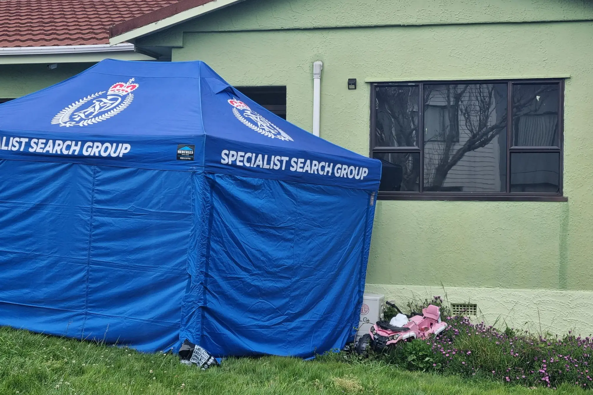 Police at the scene in Auckland last week. Photo: RNZ