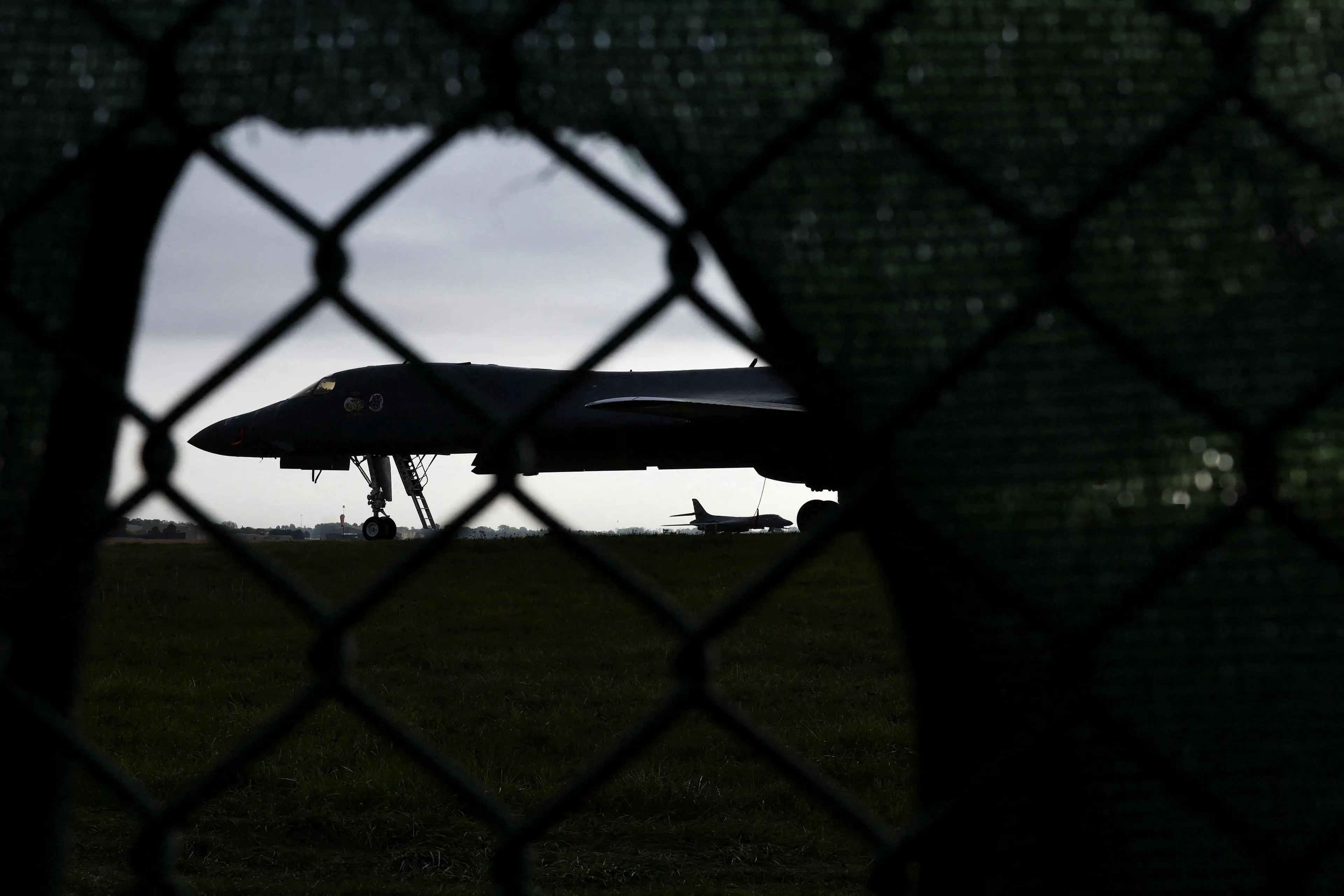 A B\\u20111B Lancer bomber at the RAF Fairford airbase, in Fairford, Gloucestershire. Photo: Reuters