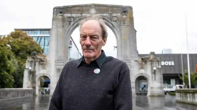 Activist John Minto challenges cost of SodaStream sticker damage