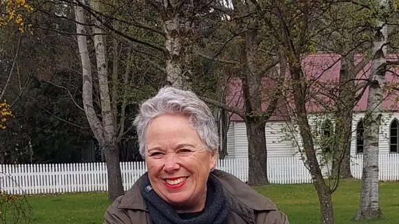 Poet lets her guard down