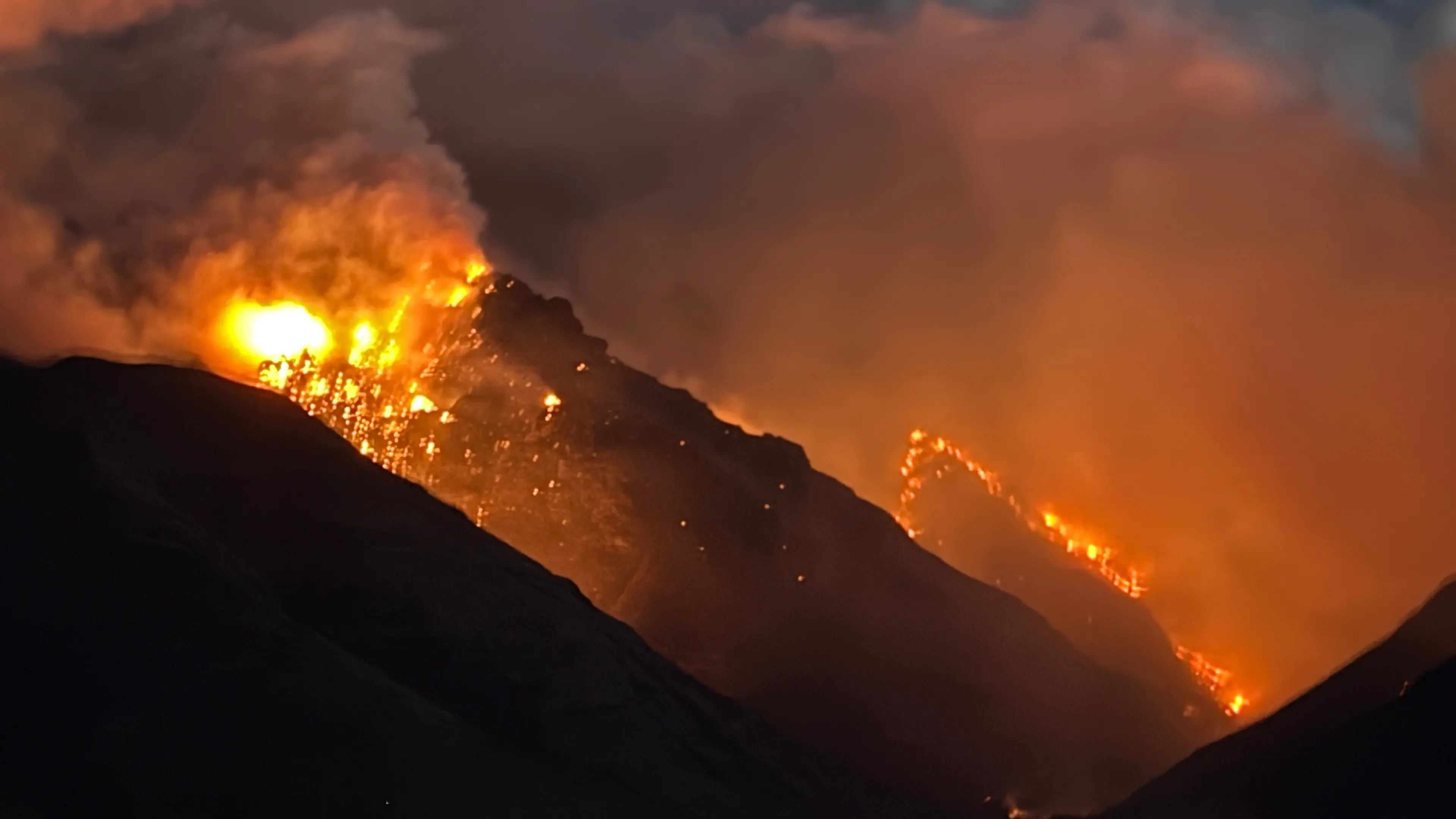 Blaze near Queenstown spreads; battle to resume tomorrow