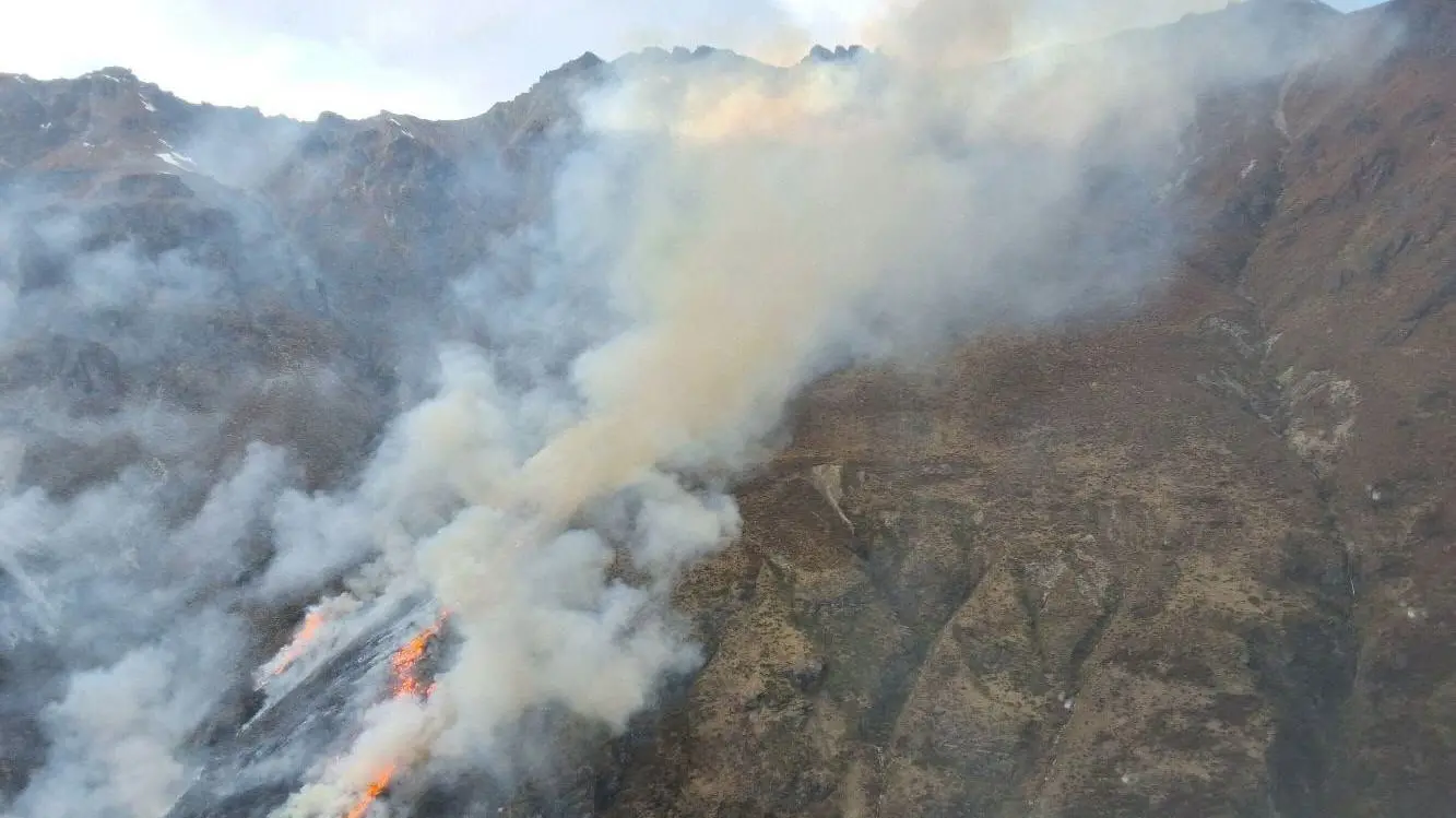 Massive vegetation blaze near Queenstown contained