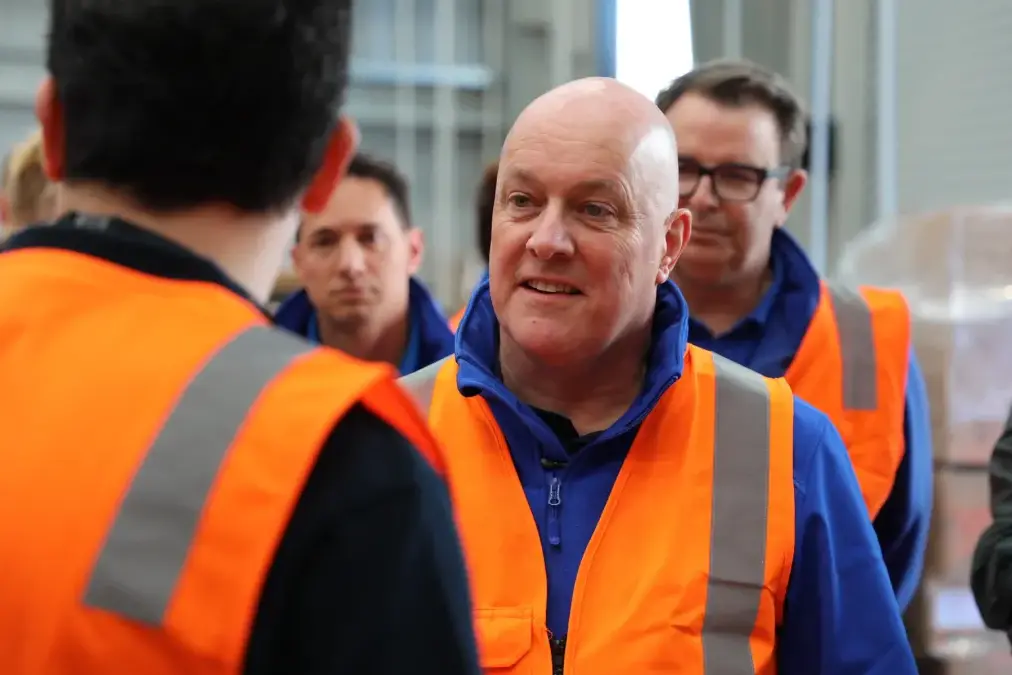 National Party leader Christopher Luxon visited Book Hero in Hobsonville, Auckland. Photo: RNZ