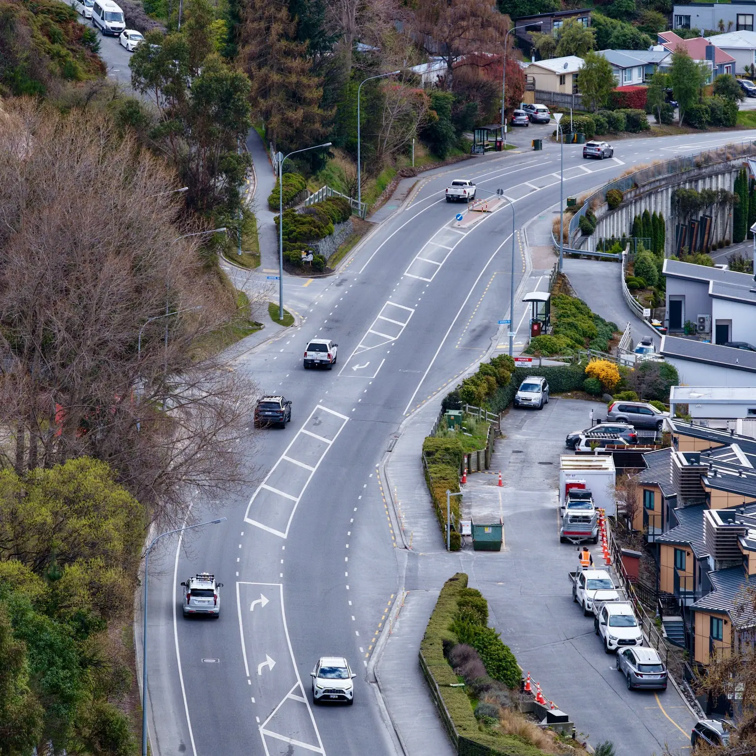 Centre lane road blocks