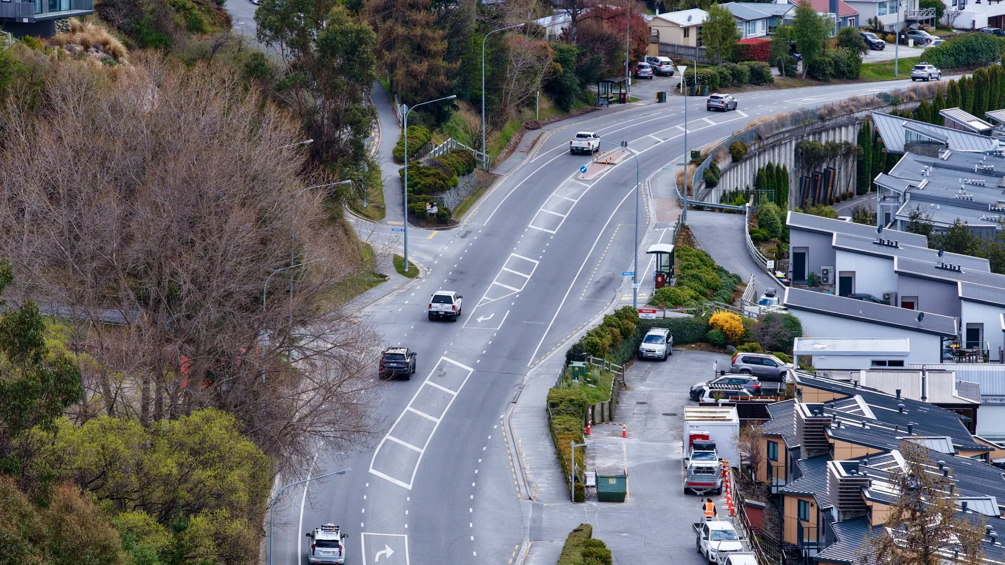 Centre lane road blocks