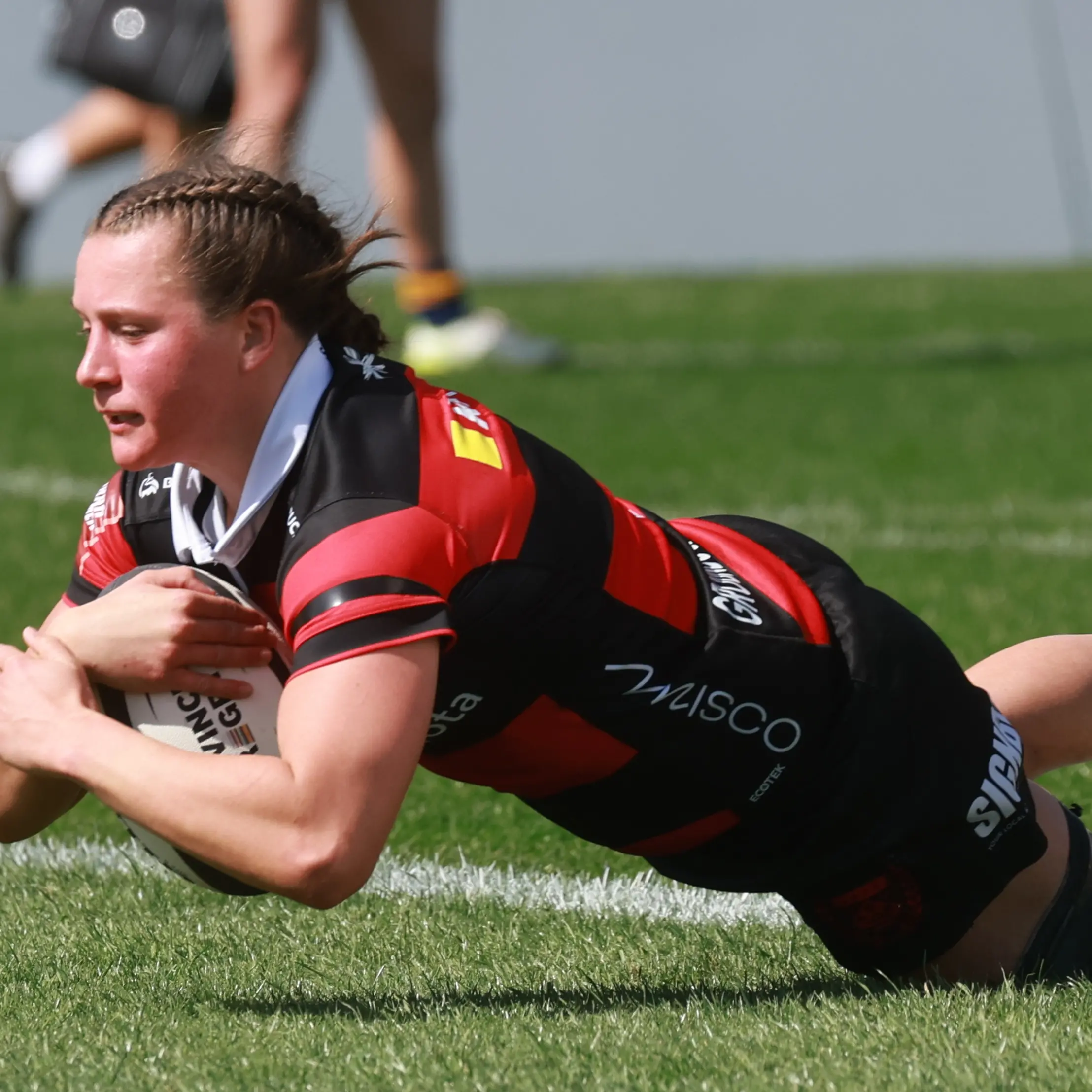 Finals shape as big battles