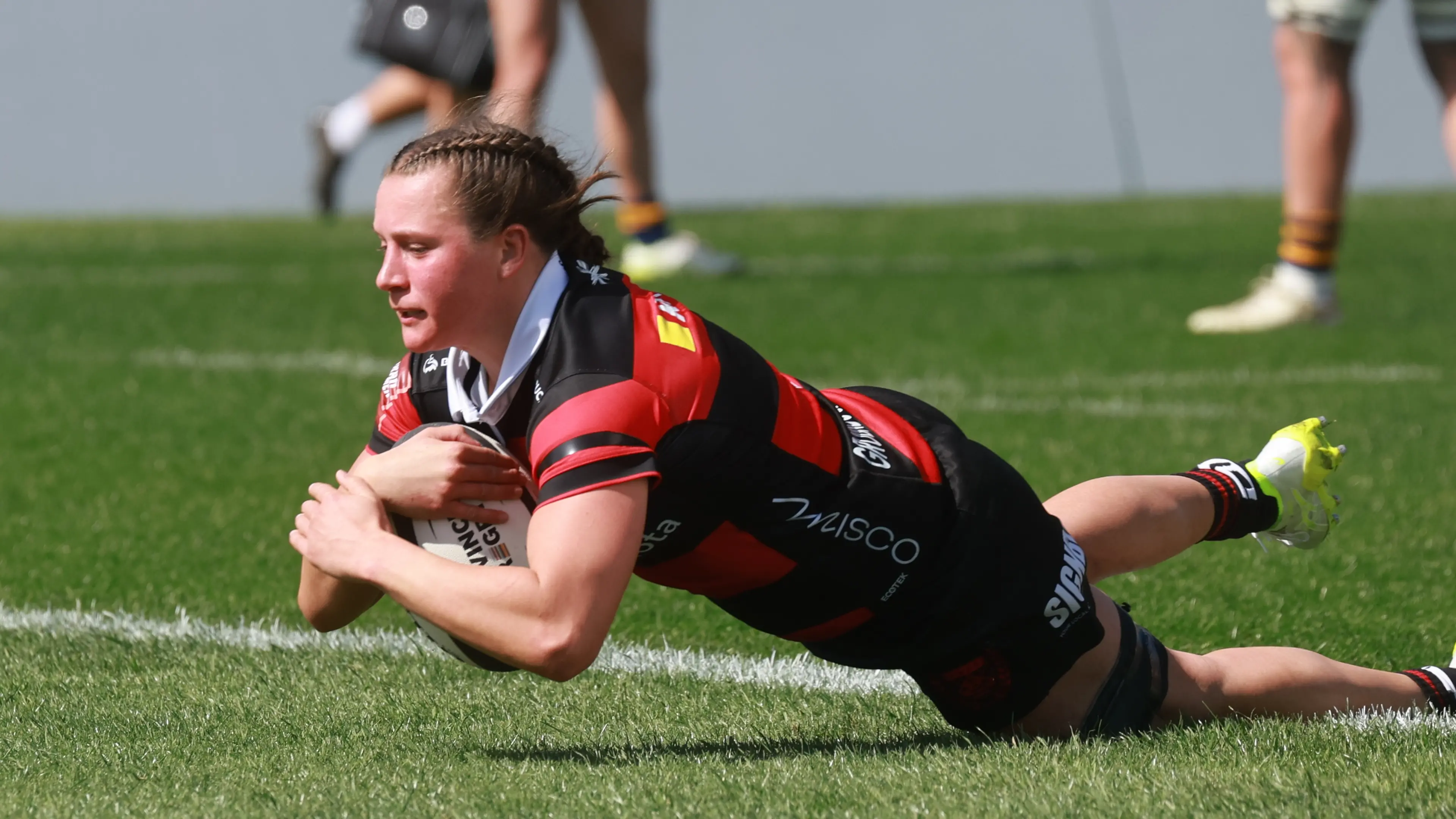 Finals shape as big battles