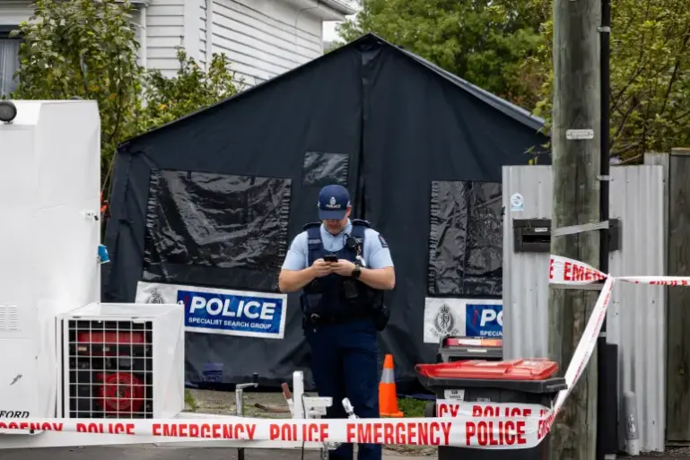 <p> </p>\\n\\n<p>A scene guard remained at the property and police would be in attendance at the address for a number of days. Photo: RNZ</p>\\n