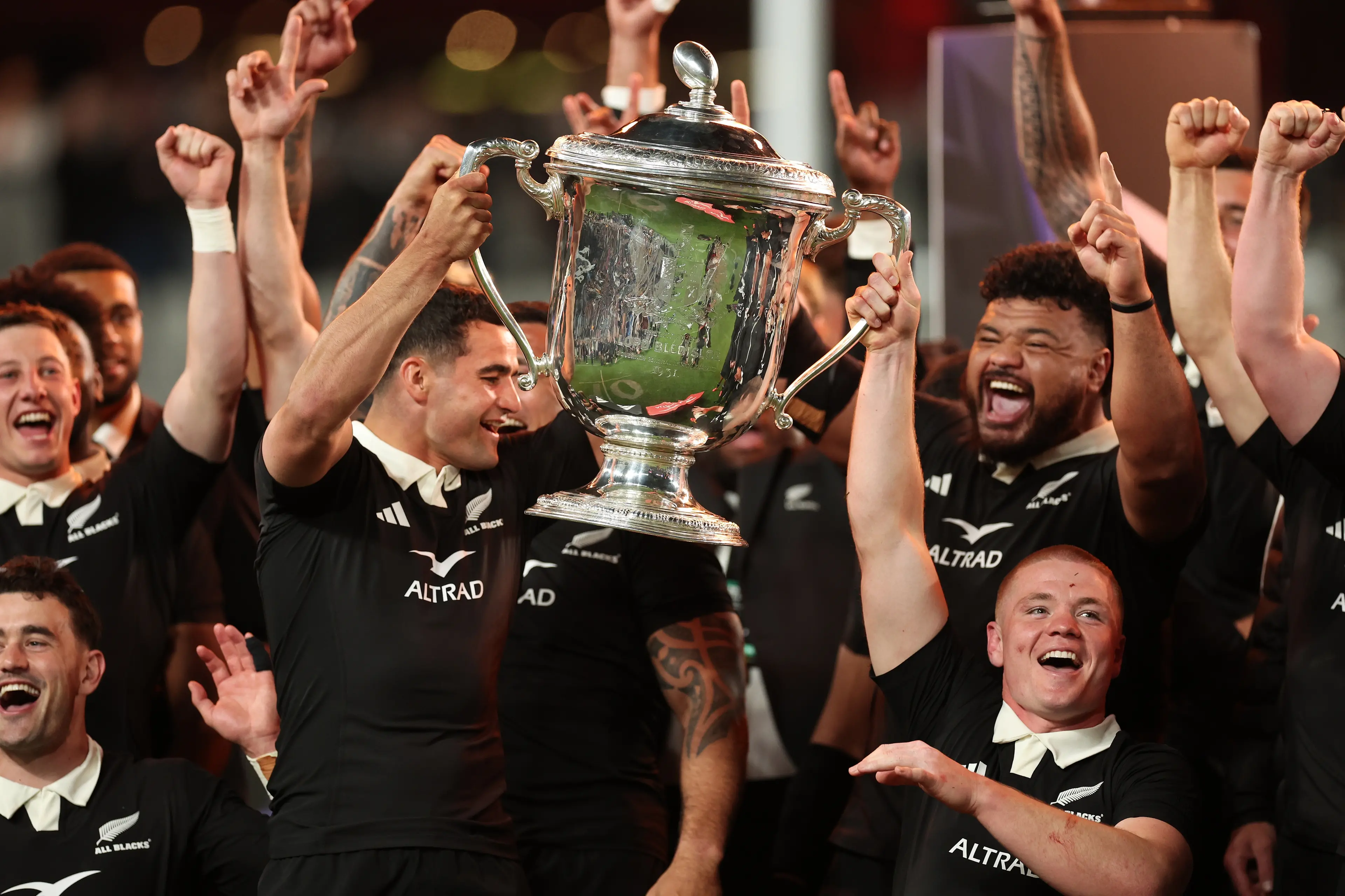 <p>The All Blacks retained the Bledisloe Cup in emphatic style in Auckland. Photo: Getty Images</p>\\n