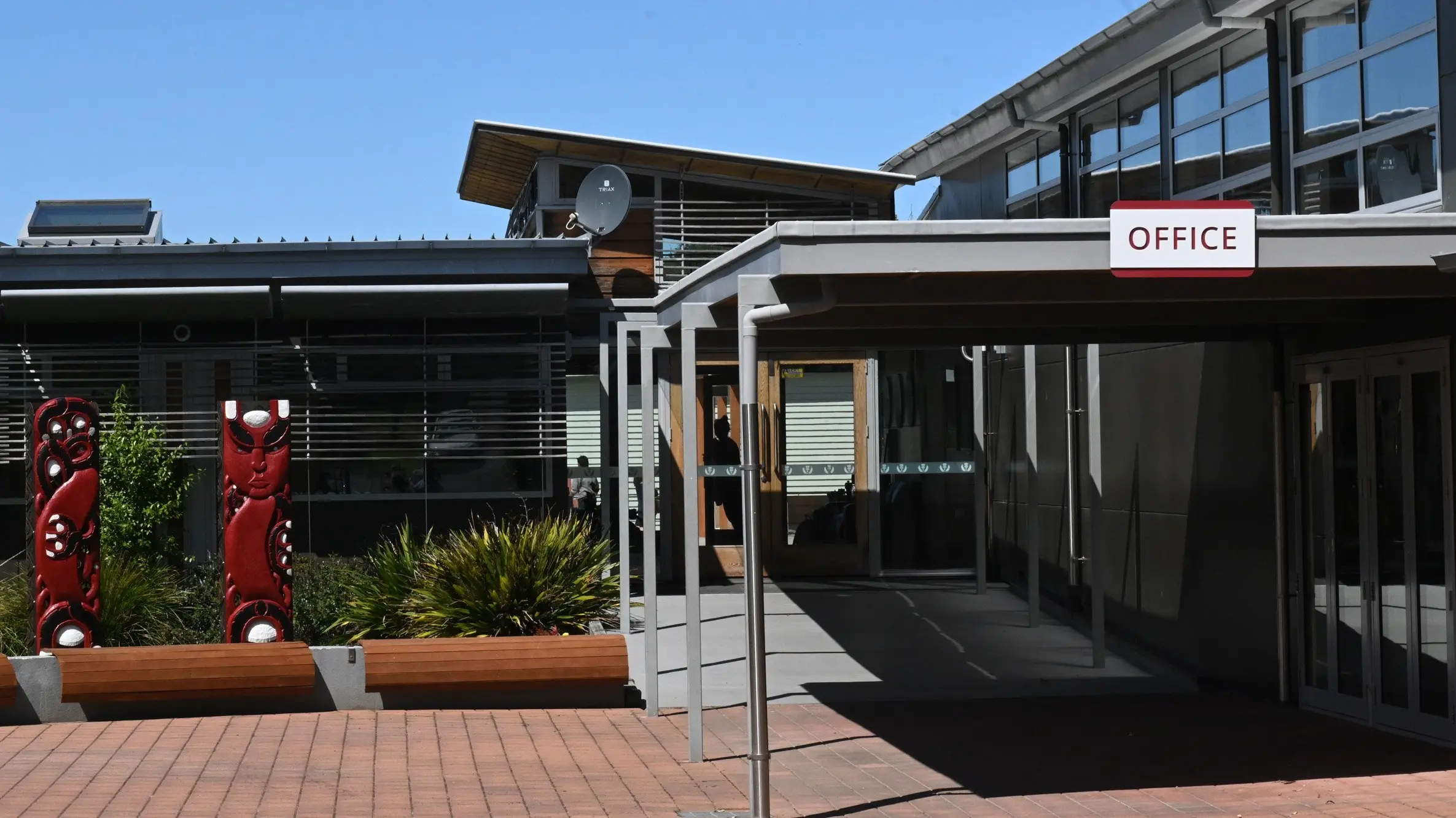 Dunedin teen breaks leg in school skylight fall