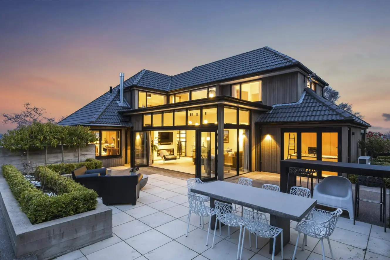 This home at 15 Granville Tce, Belleknowes, recently sold at auction for a record-setting $2.6 million. Photo: Bayleys