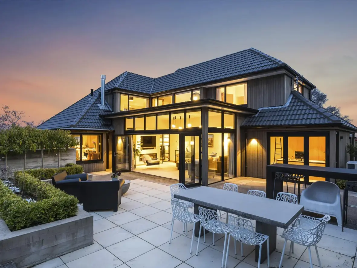 $2.6 million sale sets Dunedin auction record