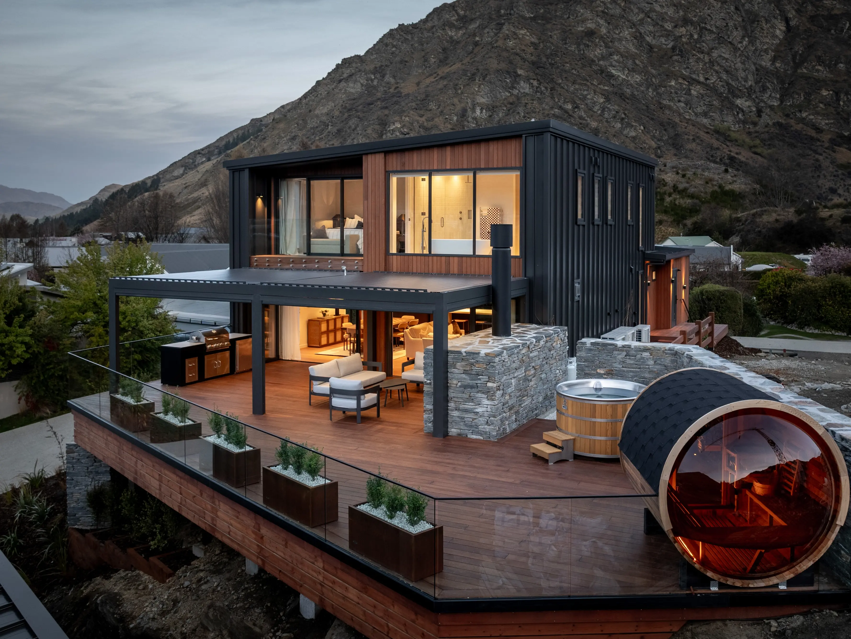 Statement property in Arthurs Point