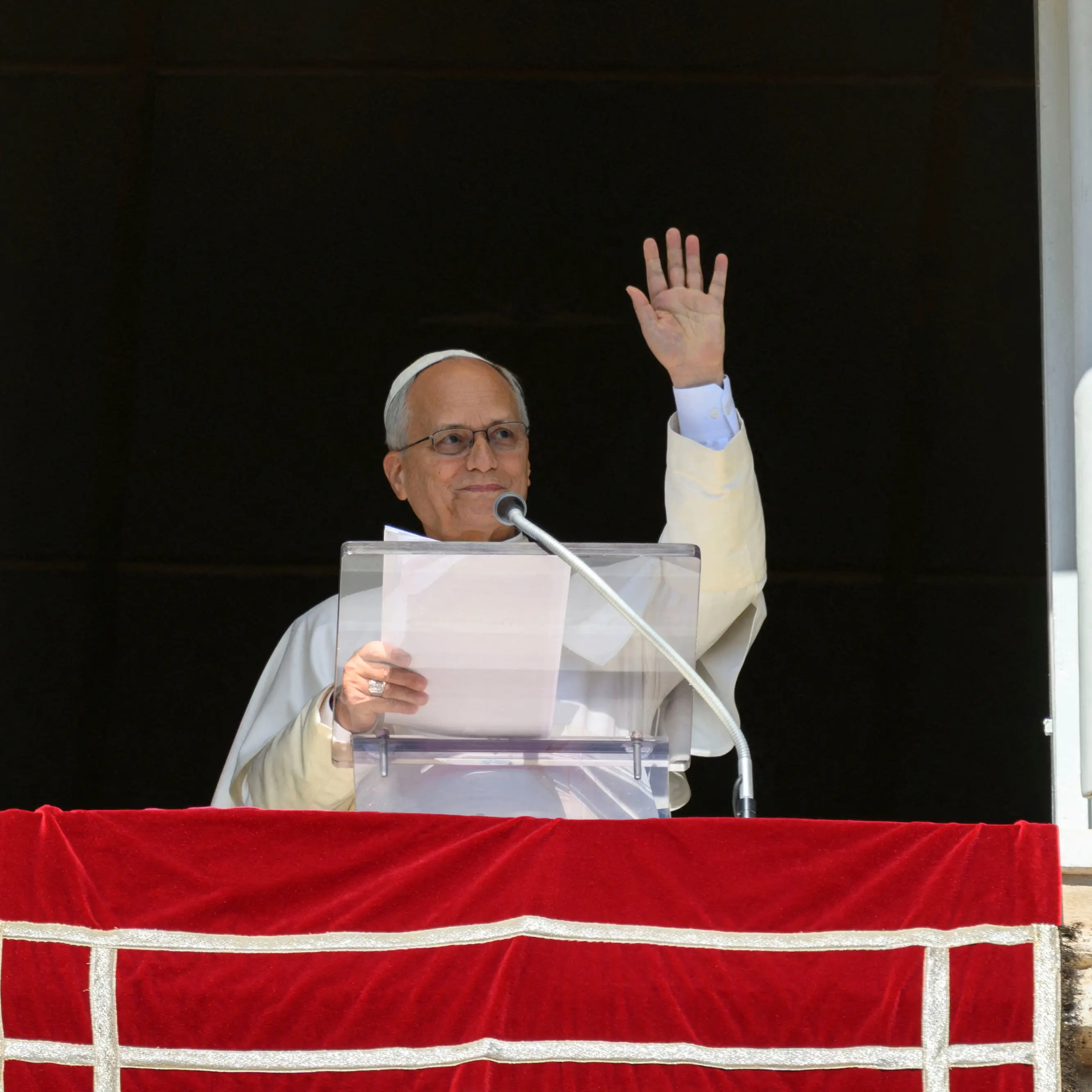 Pope to have surgery for growth on lung