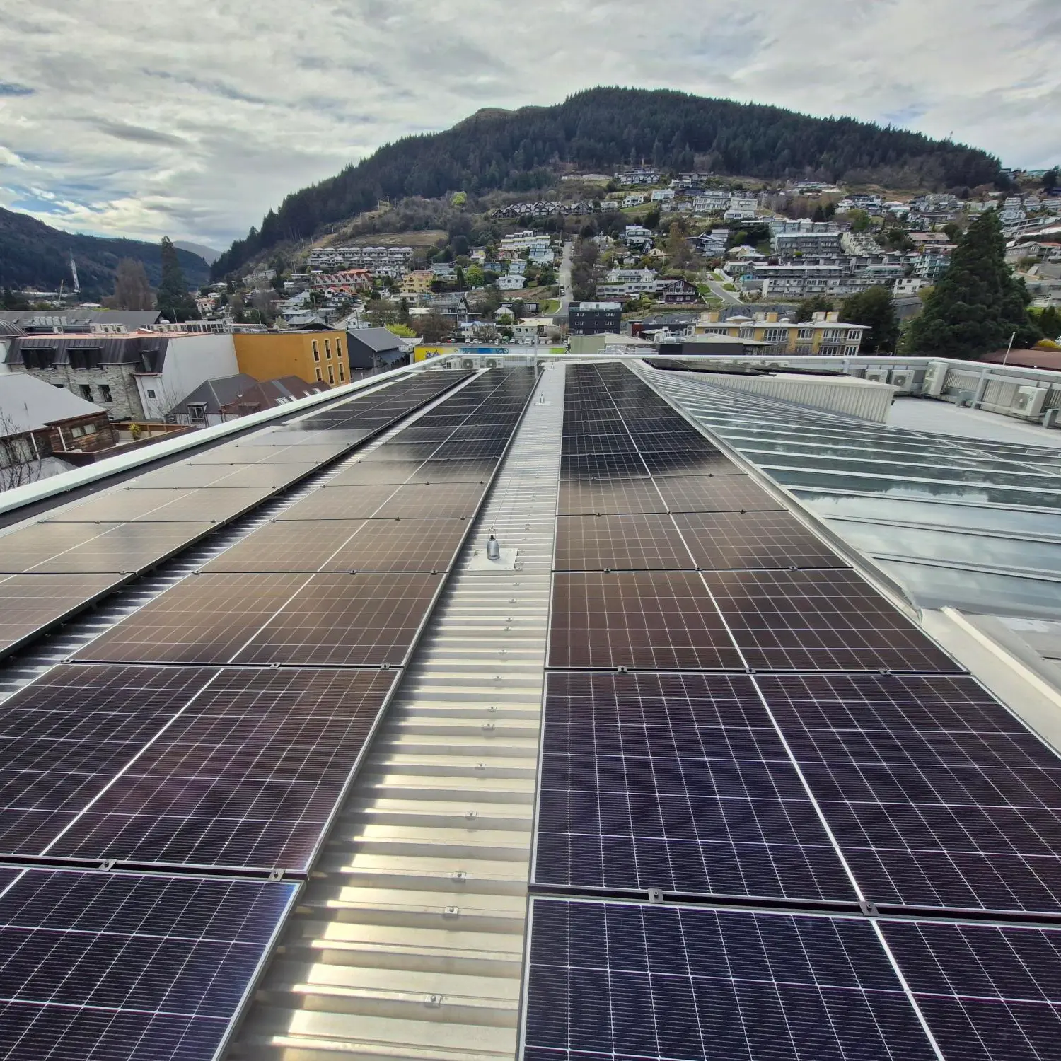 Landmark building’s rooftop solar