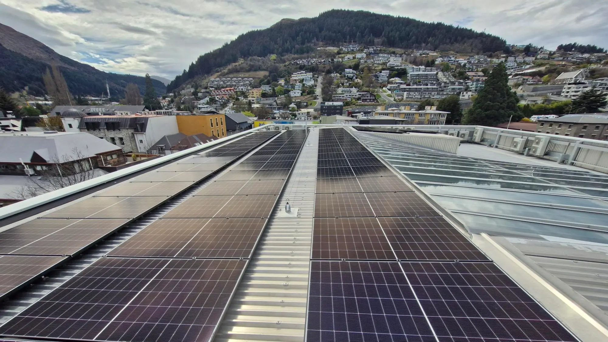 Landmark building’s rooftop solar