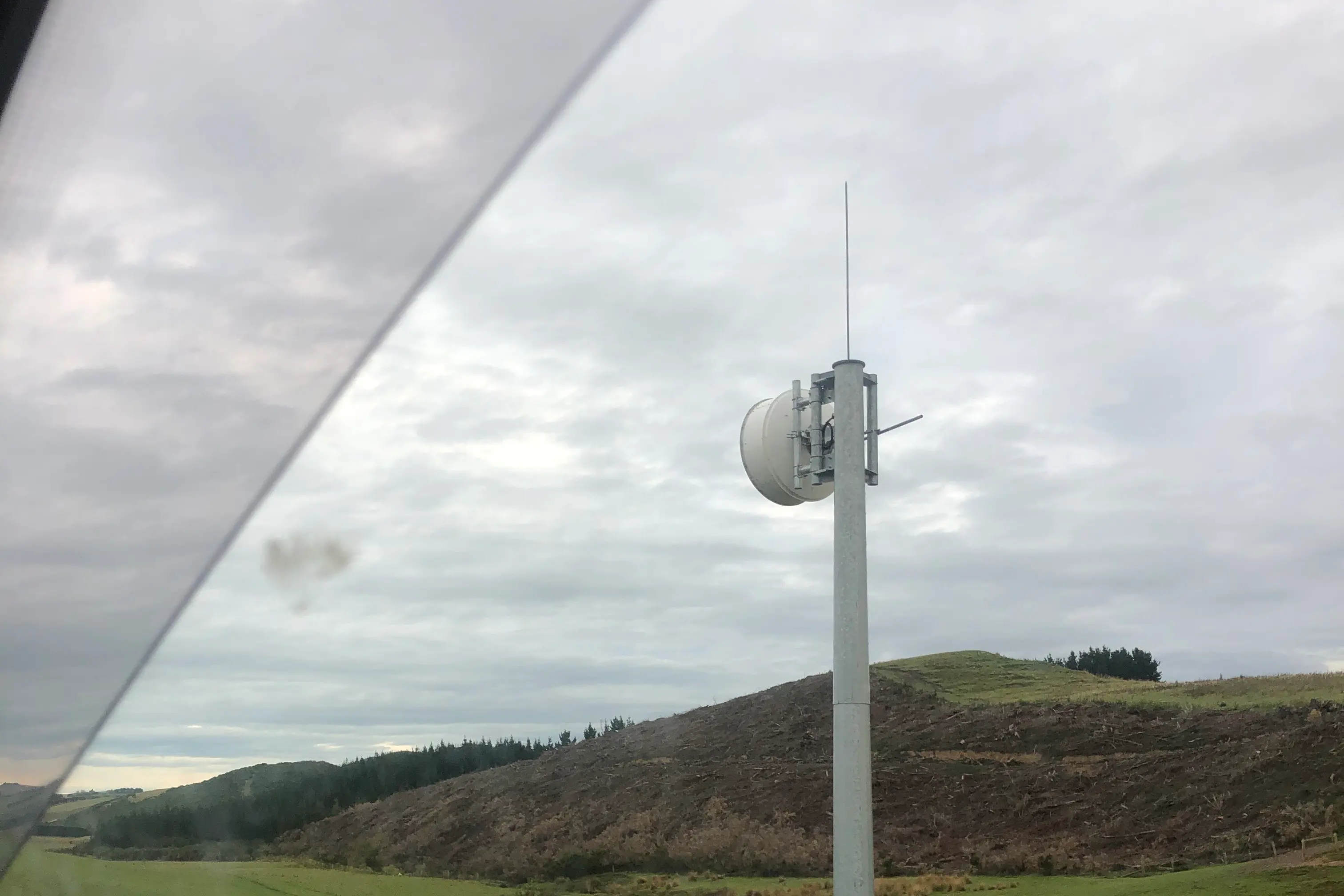 Farmers are frustrated with mobile phone dropping out or breaking up on rural roads and their farming properties. Photo: Supplied