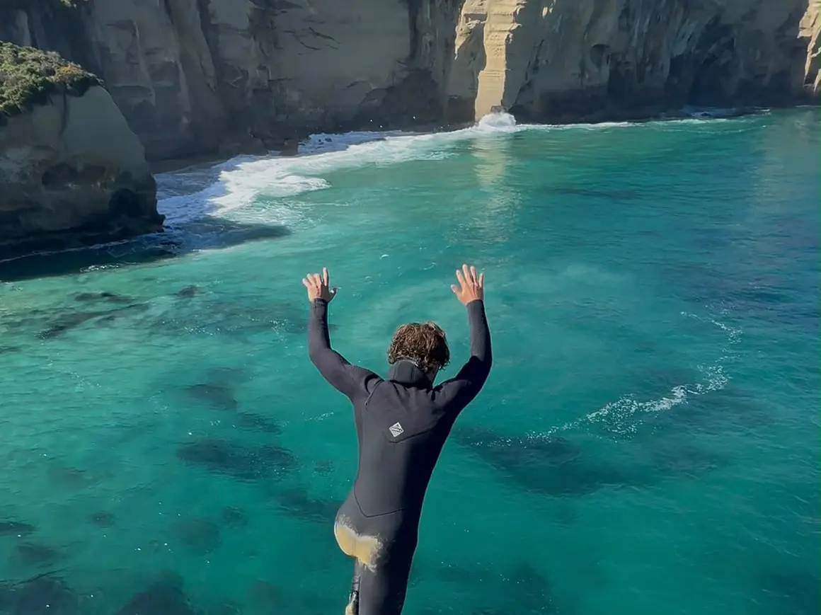 Adrenaline junkie’s Tunnel Beach jump leads to ‘intervention’ from mum