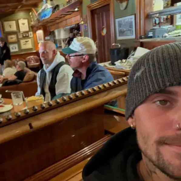 ‘Really surreal’: Justin Bieber surprises Far North diners with impromptu performance