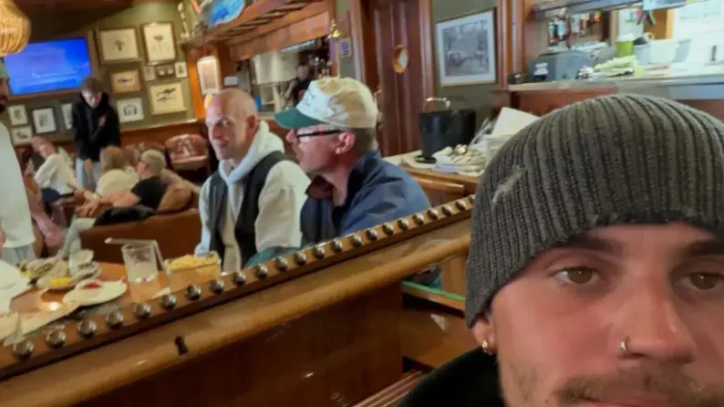 ‘Really surreal’: Justin Bieber surprises Far North diners with impromptu performance
