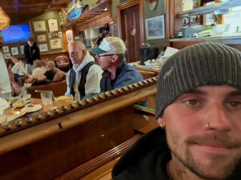 ‘Really surreal’: Justin Bieber surprises Far North diners with impromptu performance