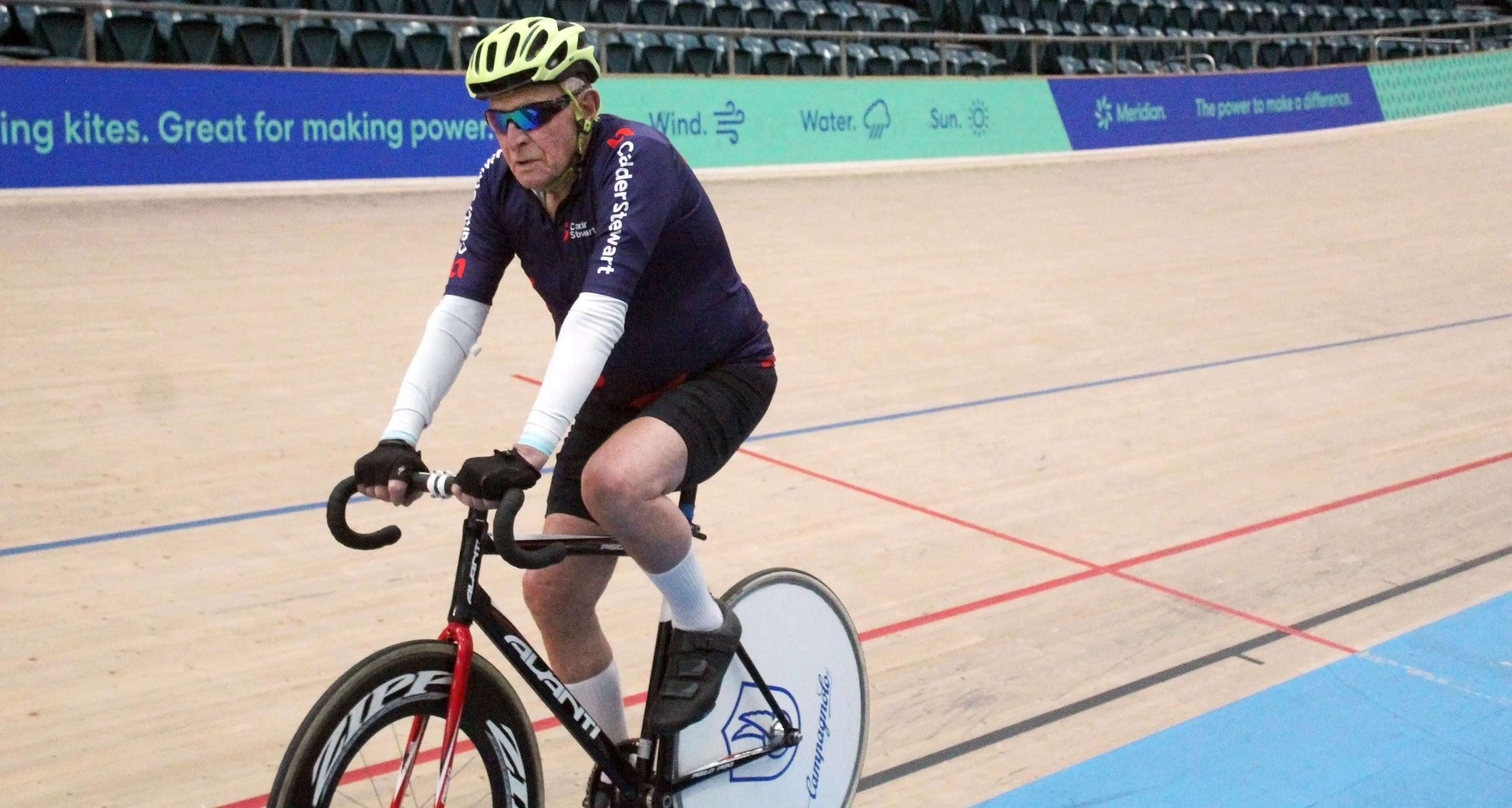 Invercargill cyclist sets world record at 95