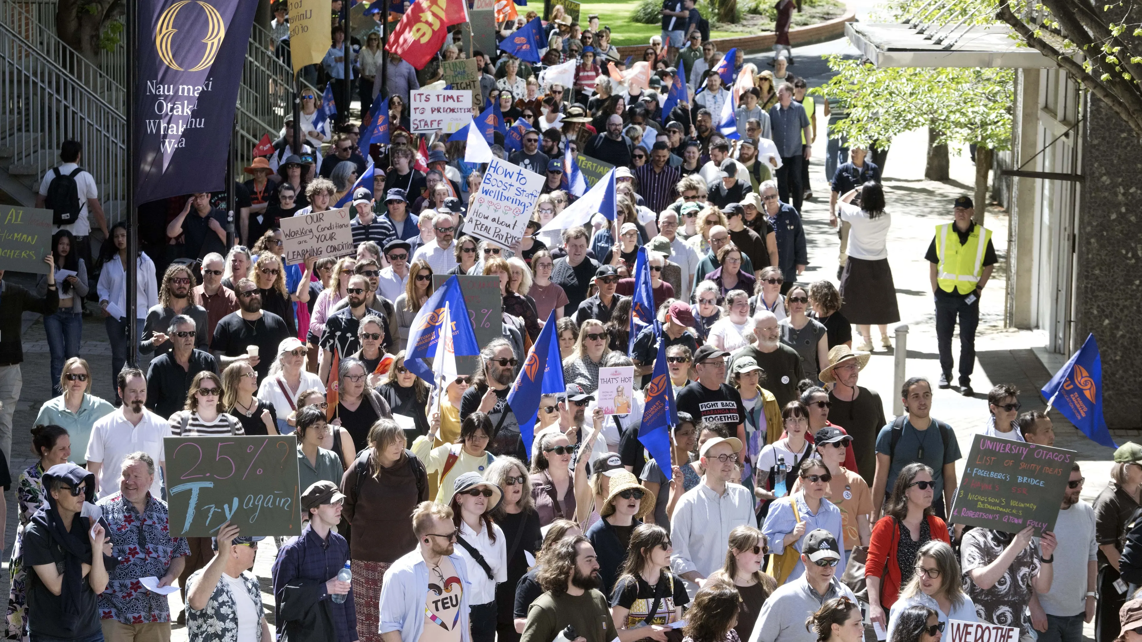 ‘We’d be giving them a D’: Otago uni staff strike over pay, welfare concerns