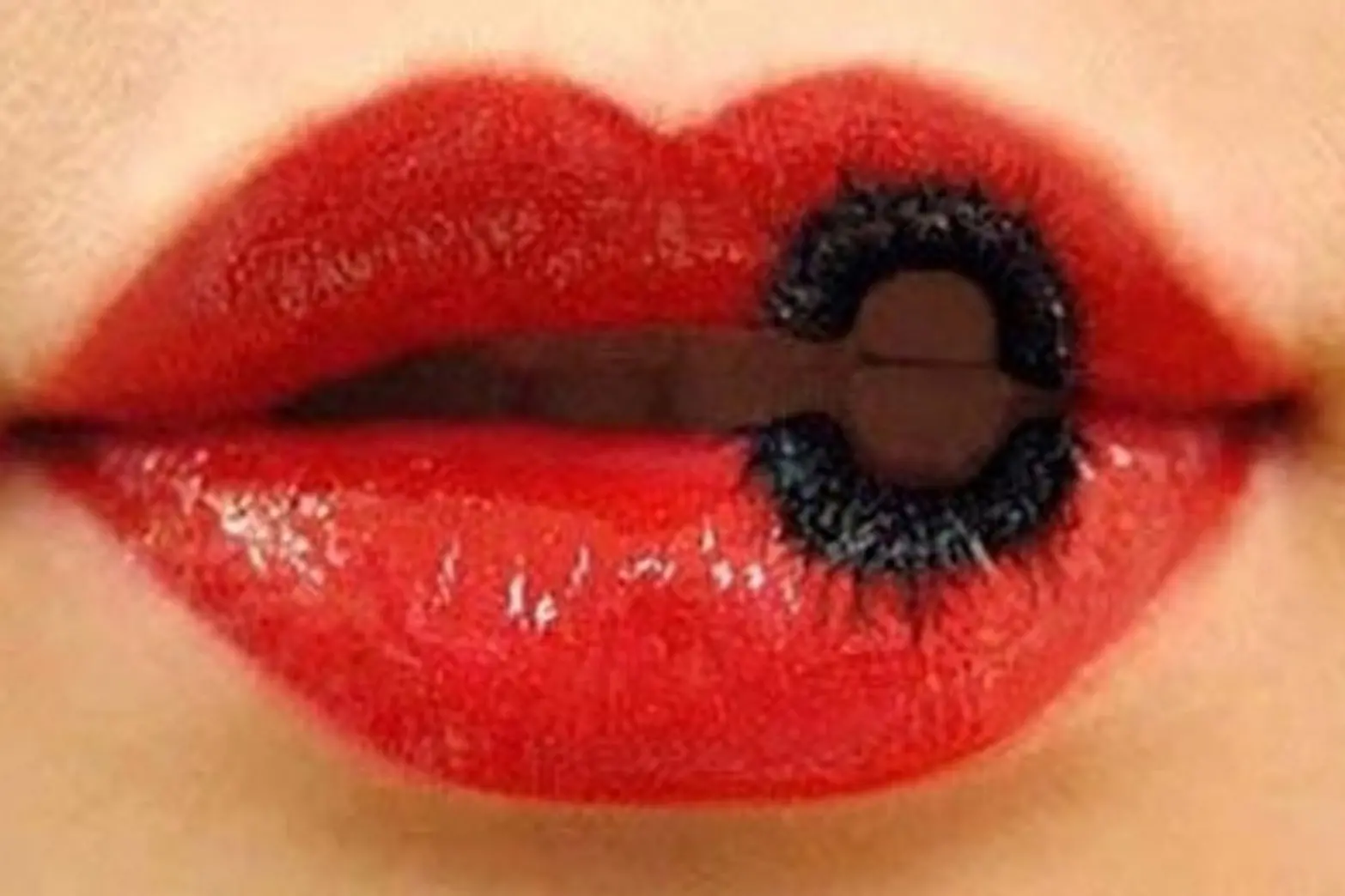 An anti-smoking image that may have great influence on 18-24 year-old women. Photo: Supplied
