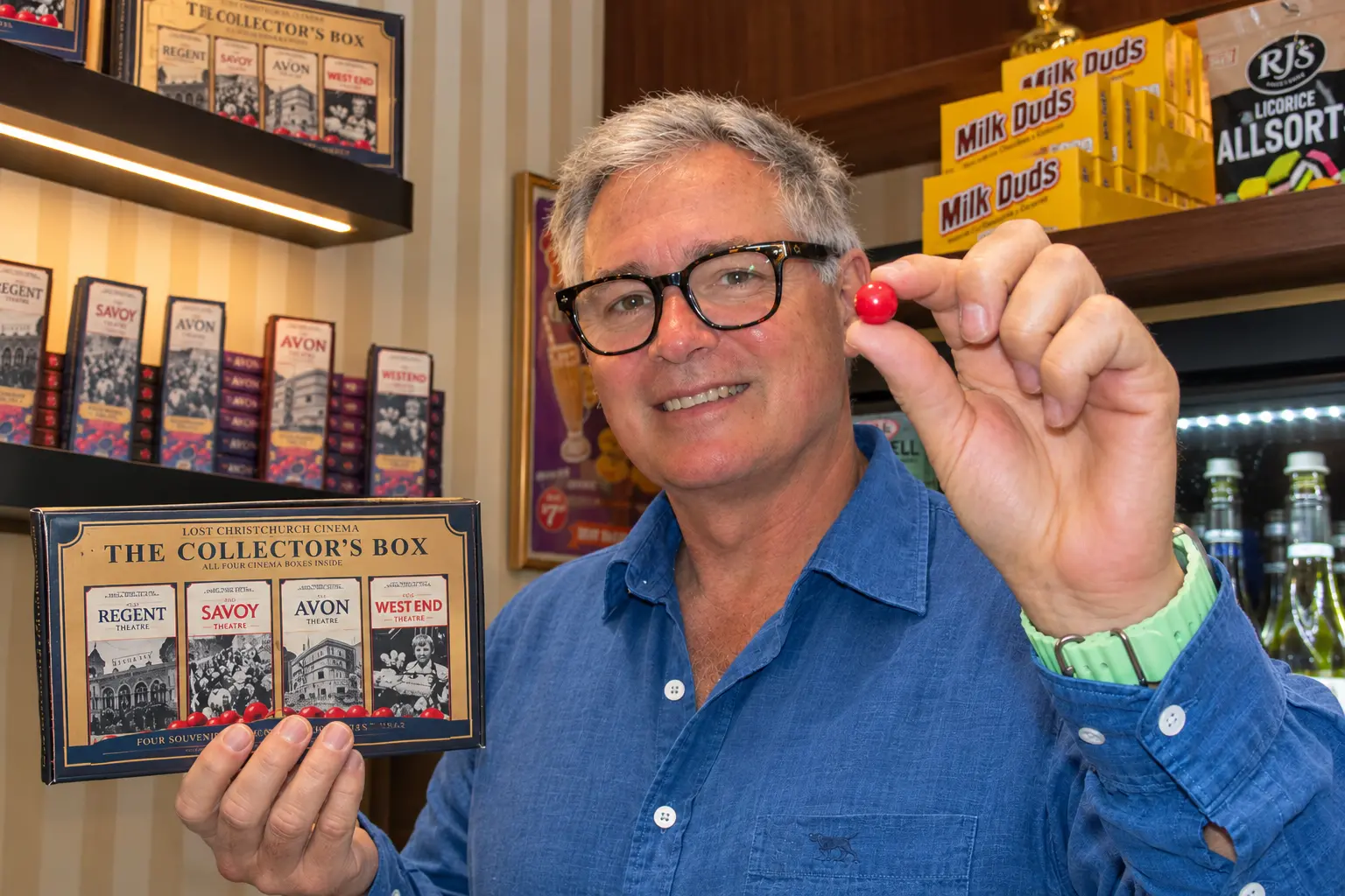 Deluxe Cinemas at The Tannery owner Jeremy Stewart with his intermission treats. Photo: Geoff Sloan