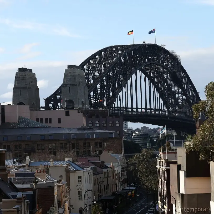 House prices plummet across Australia, govt points to bigger picture
