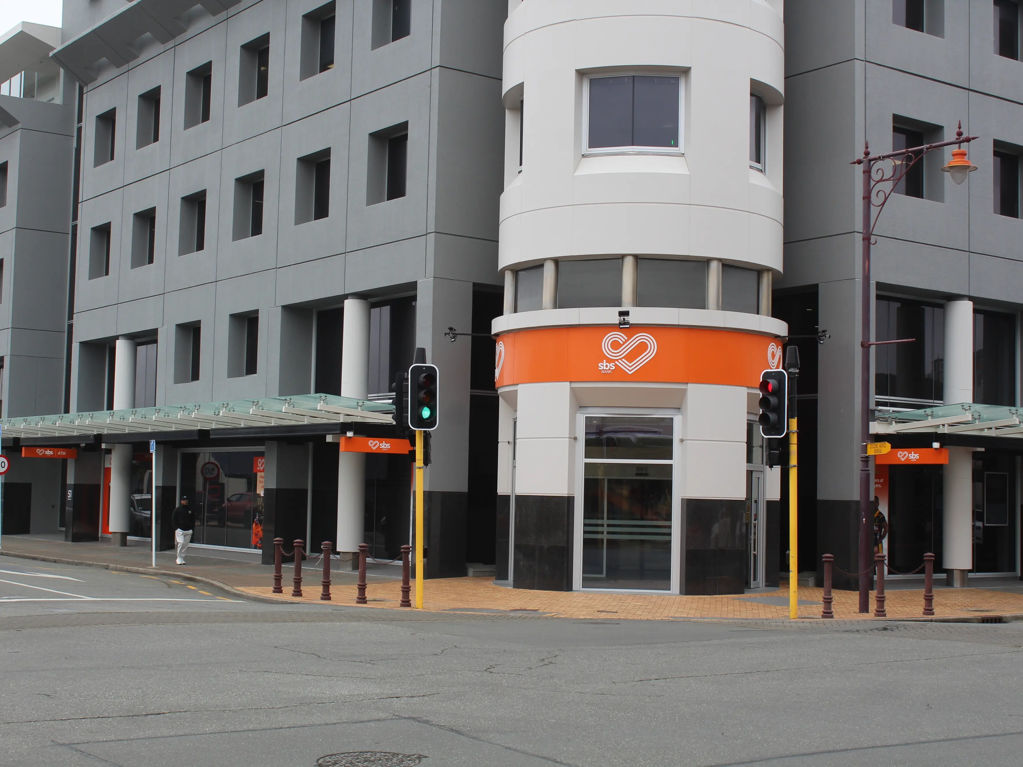First no cash — now card not accepted in Southland bank’s ATM