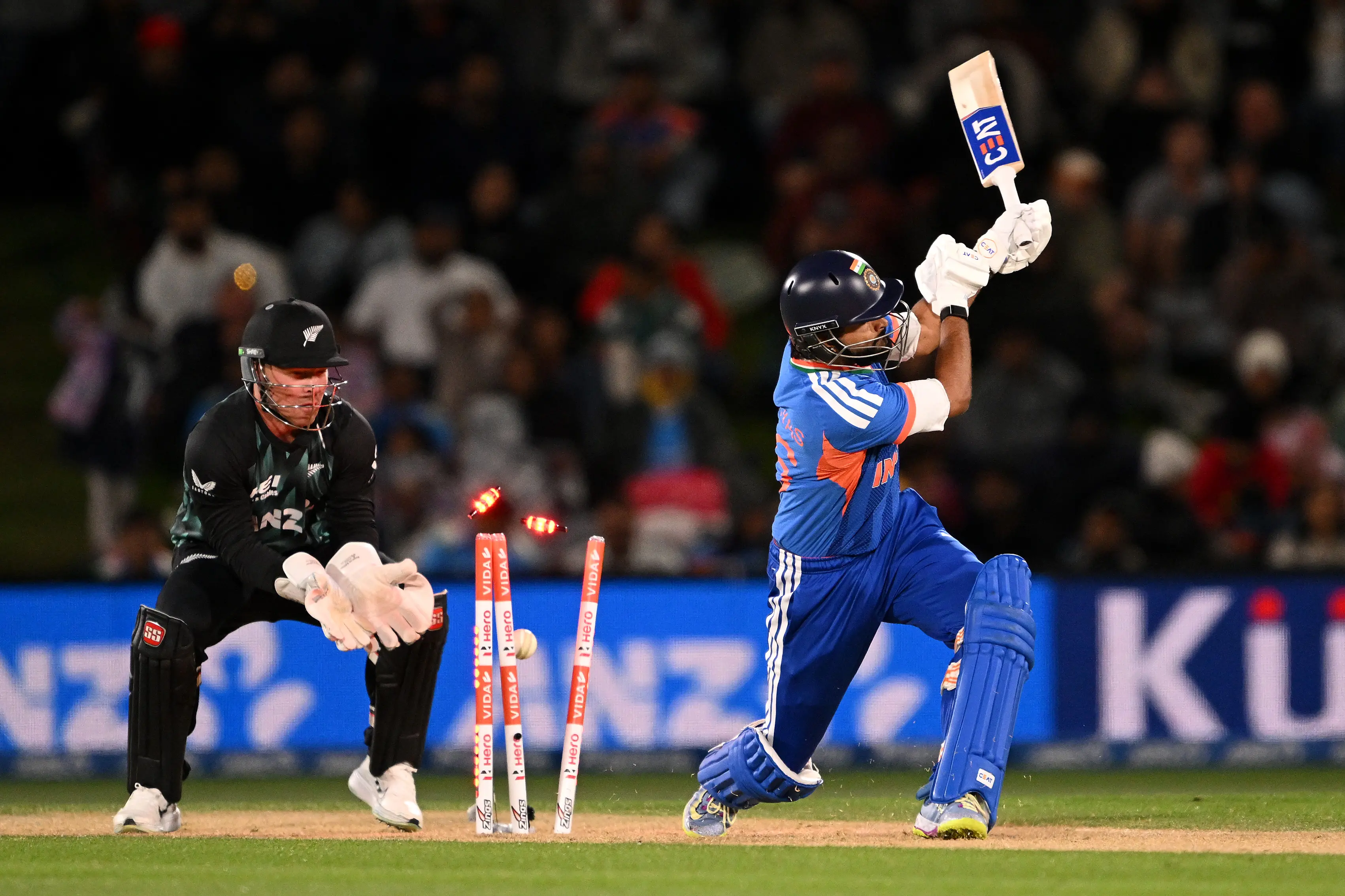 <p>Santner's 4-21, including India captain Shreyas Iyer, gave the Black Caps hope. Photo: Getty Images&nbsp;</p>\\n