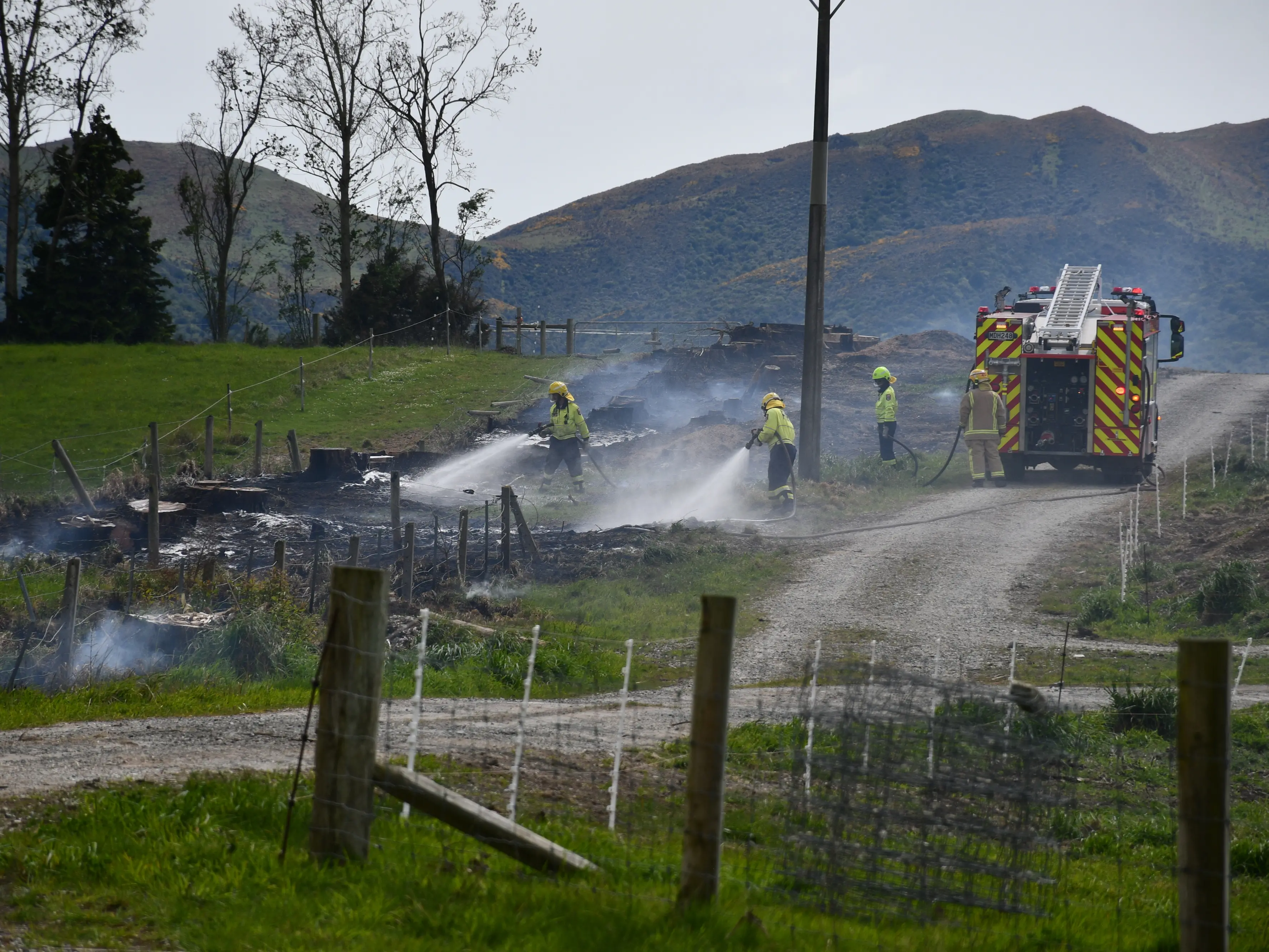 Fire spreads after power lines fall near Gore