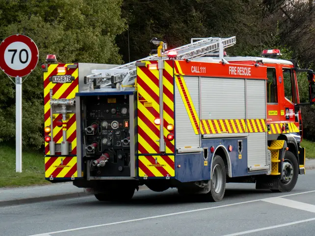 Homes evacuated, hundreds without power as crews battle Roxburgh blaze