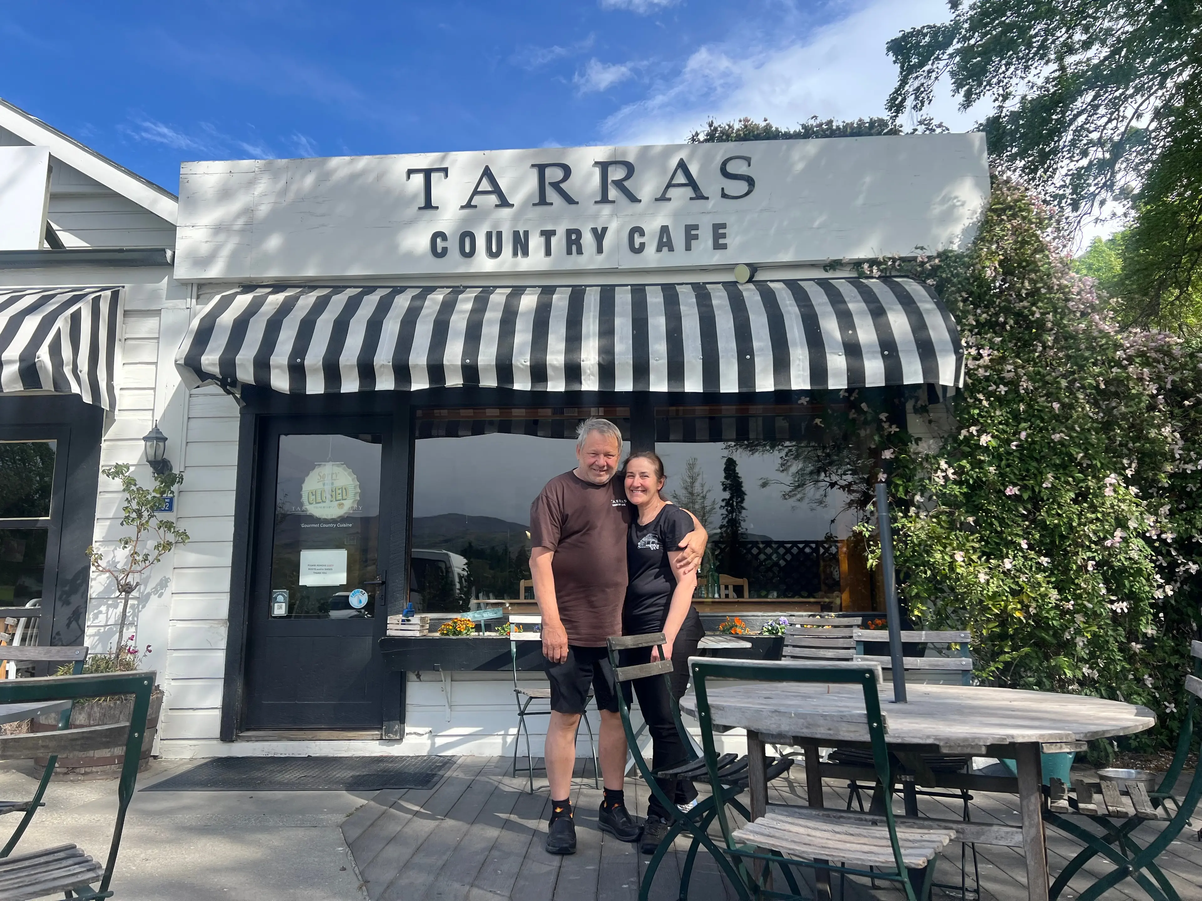 'Overwhelmed and grateful': Tarras cafe owners thank community as lease ends