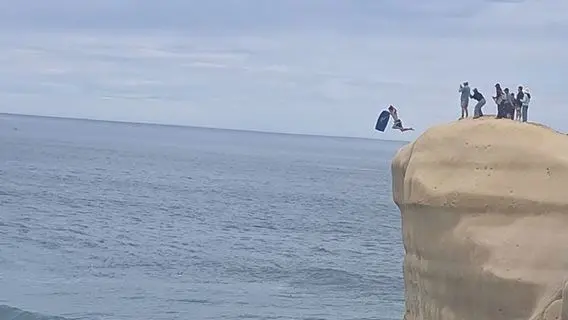 ‘Seriously dangerous’: Warning copycat Tunnel Beach jumps will end in tragedy