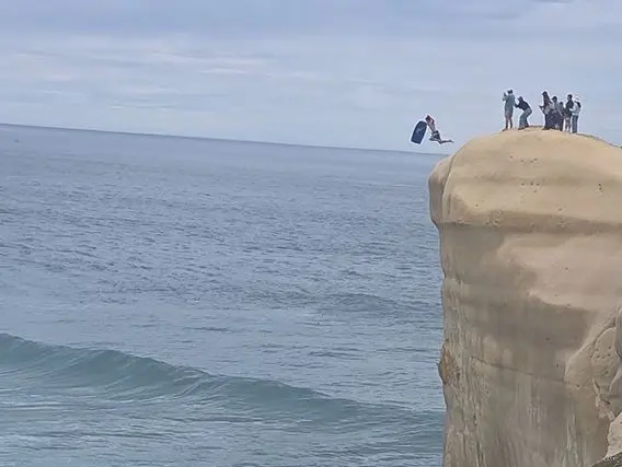 ‘Seriously dangerous’: Warning copycat Tunnel Beach jumps will end in tragedy