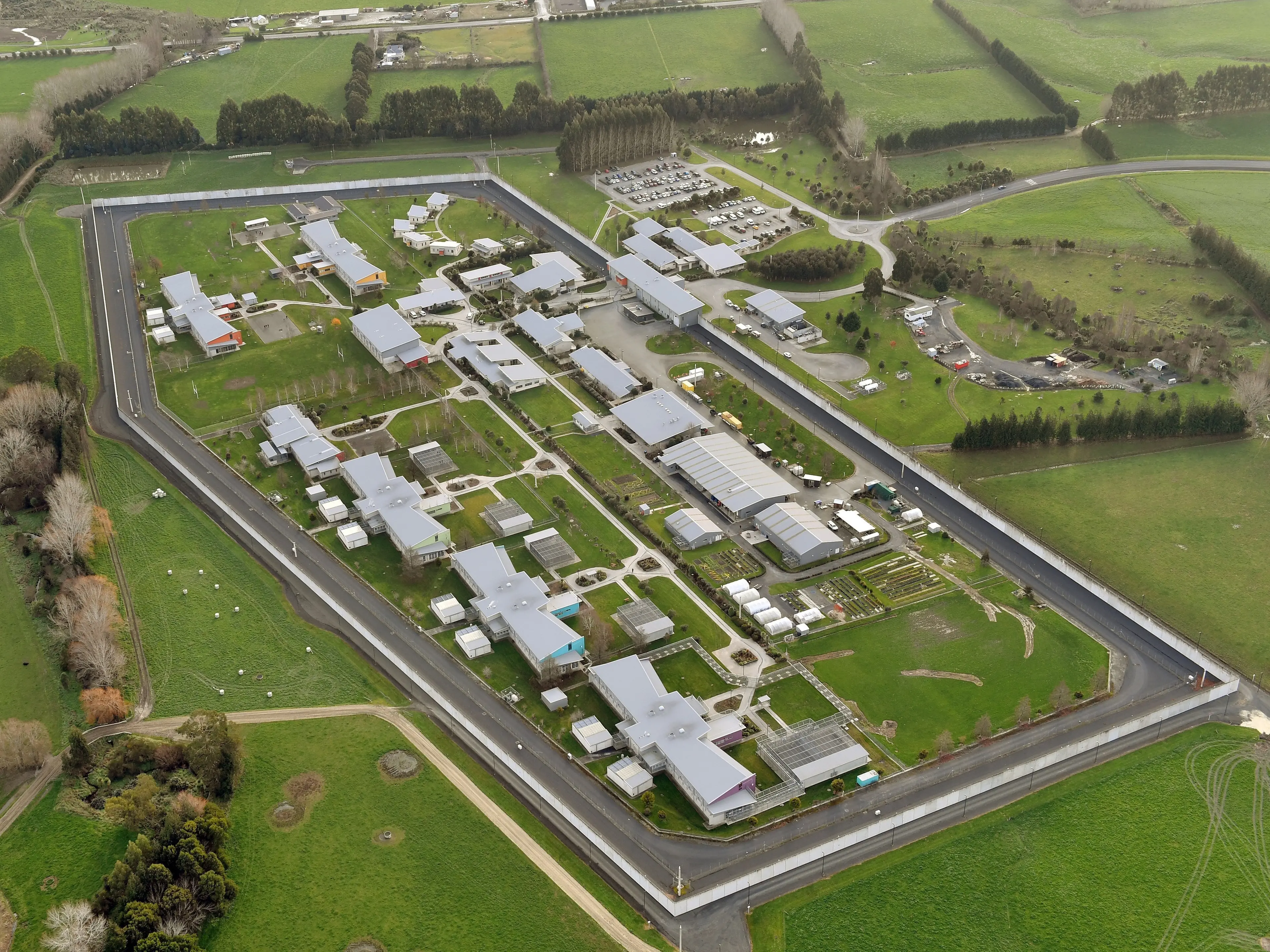 Otago prison officers had to drag violent prisoner off colleague in yard assault